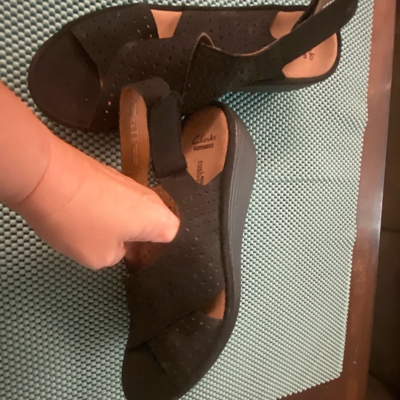 Clarks Soft Cushion Black Sandals, size 12 - Picture 2 of 5
